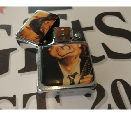 Isqueiro TRISTAR MLC 'Angus Young - AC/DC', silver, a gasolina